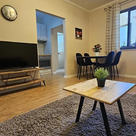Apartment Ela 1 *